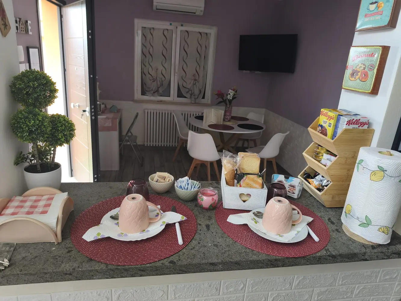 Colazione predisposta per gli ospiti